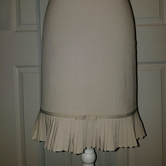 Flirty skirt - Picture 2 of 4